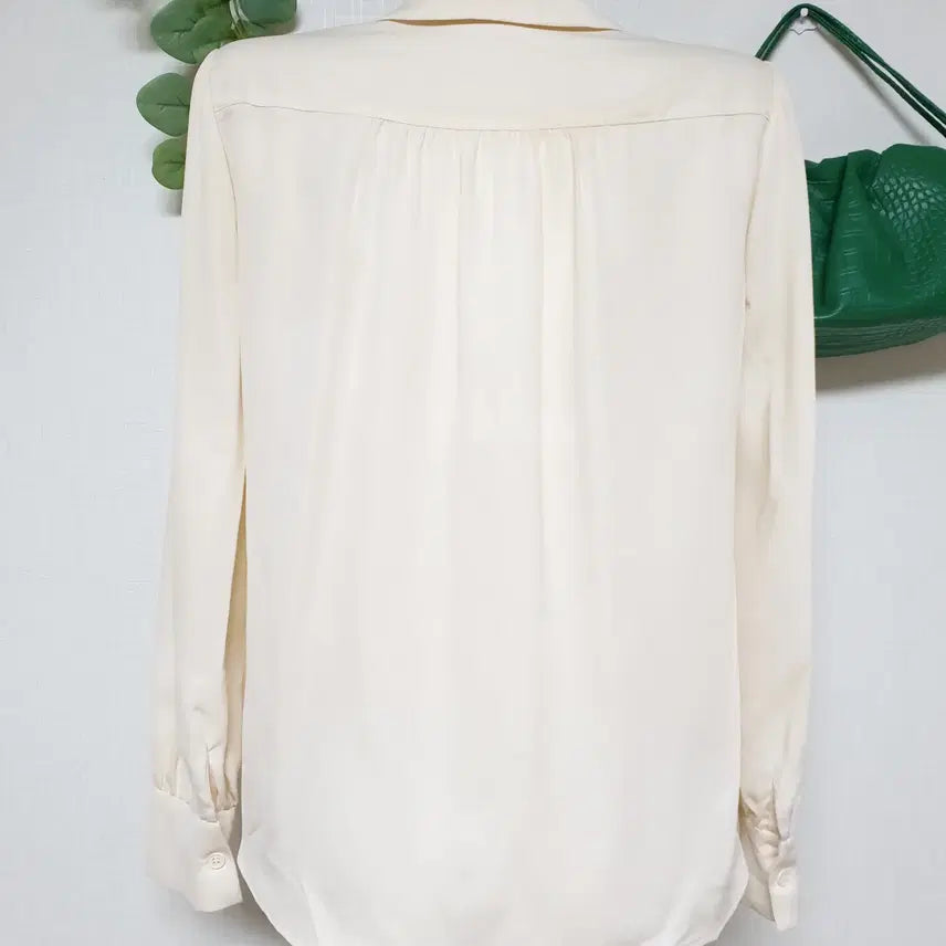 [BUNJANG] Kenneth Lady Collar Blouse Ivory / 케네스레이디 카라블라우스 55 아이보리