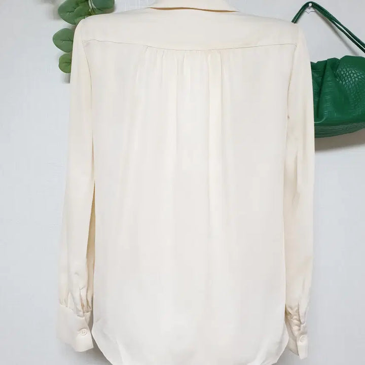 [BUNJANG] Kenneth Lady Collar Blouse Ivory / 케네스레이디 카라블라우스 55 아이보리