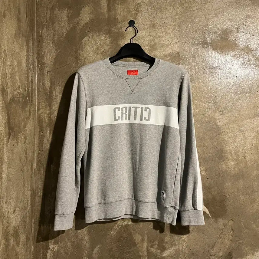 [BUNJANG] Critic M Size Sweatshirt / 크리틱 맨투맨
