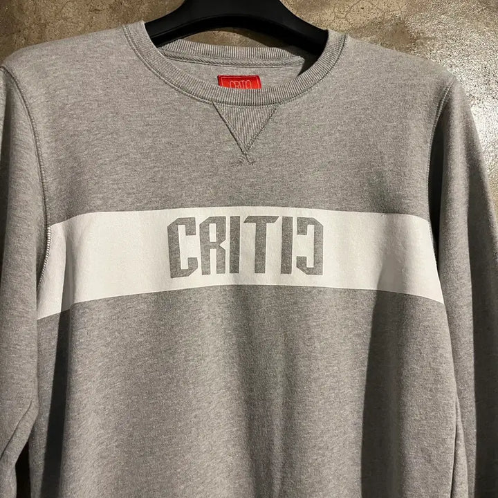 [BUNJANG] Critic M Size Sweatshirt / 크리틱 맨투맨