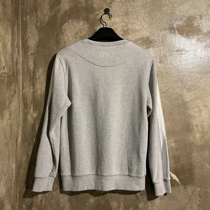 [BUNJANG] Critic M Size Sweatshirt / 크리틱 맨투맨
