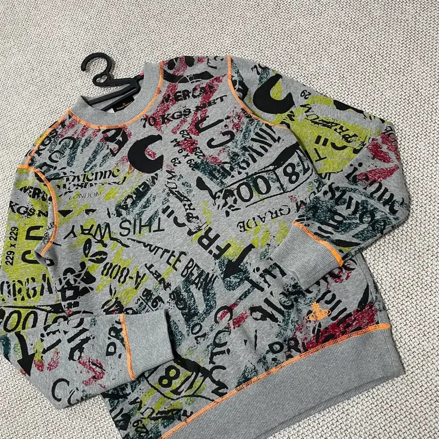 [BUNJANG] Vivienne Westwood Anglo Mania Newspaper Print Sweatshirt / S 비비안웨스트우드 앵글로 매니아 뉴스페이퍼 맨투맨 N.9600
