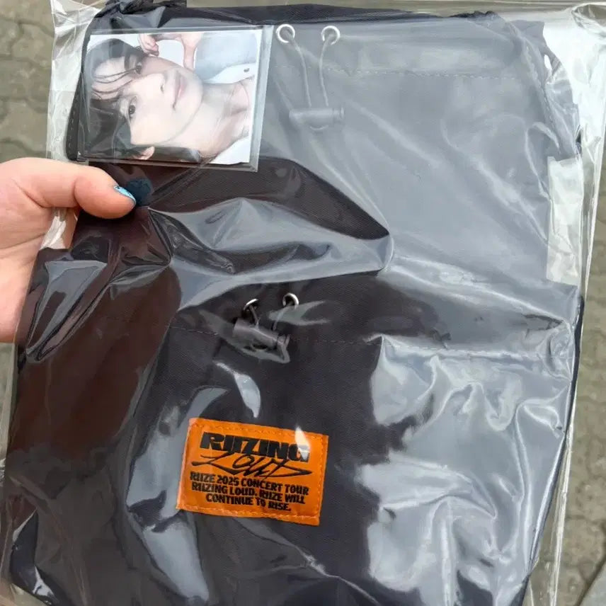 [BUNJANG] RIIZE Shotaro Crossbody Bag + Photocard / RIIZE 라이즈 콘서트 크로스백 성찬 포카