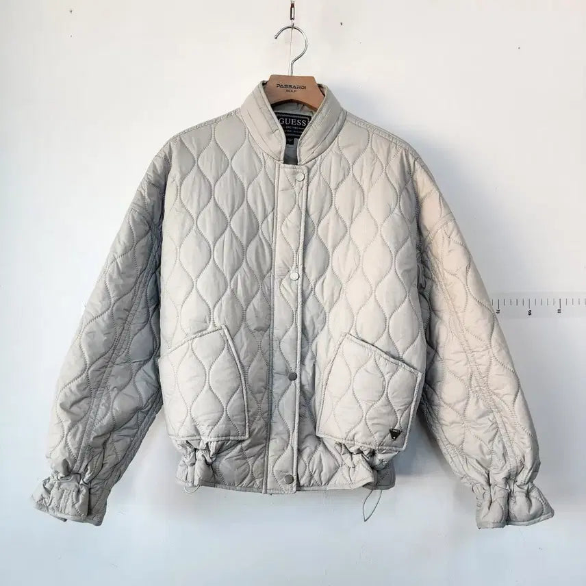[BUNJANG] Guess Quilted Bomber Jacket Ivory / 게스 퀼팅 봄버 자켓 아이보리