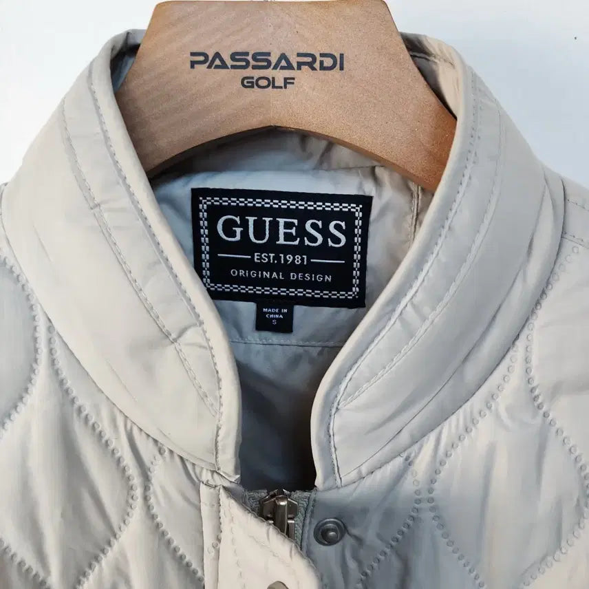 [BUNJANG] Guess Quilted Bomber Jacket Ivory / 게스 퀼팅 봄버 자켓 아이보리