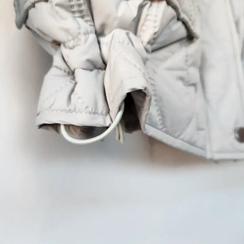[BUNJANG] Guess Quilted Bomber Jacket Ivory / 게스 퀼팅 봄버 자켓 아이보리