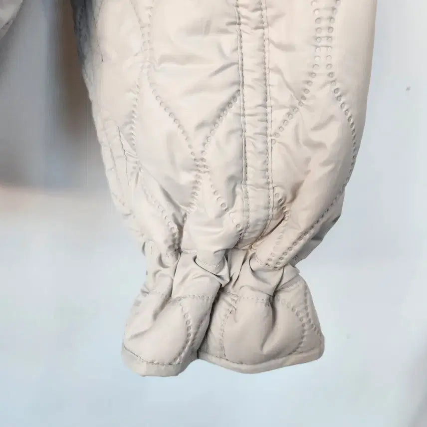 [BUNJANG] Guess Quilted Bomber Jacket Ivory / 게스 퀼팅 봄버 자켓 아이보리