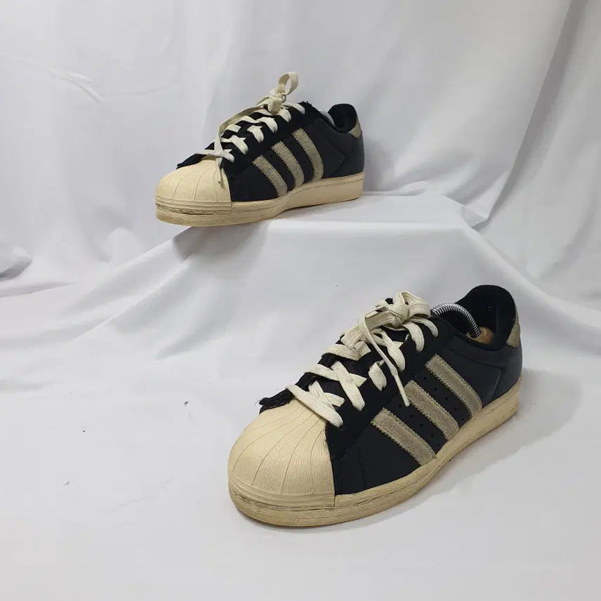 [SOLD OUT] 빈티지하서 240 아디다스 슈퍼스타 82블랙 화이트 스니커즈