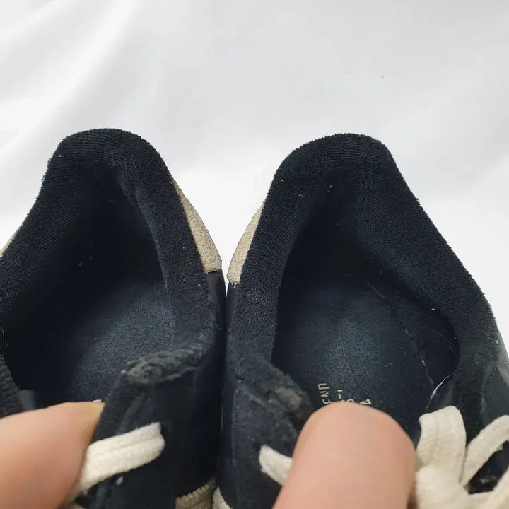 [SOLD OUT] 빈티지하서 240 아디다스 슈퍼스타 82블랙 화이트 스니커즈
