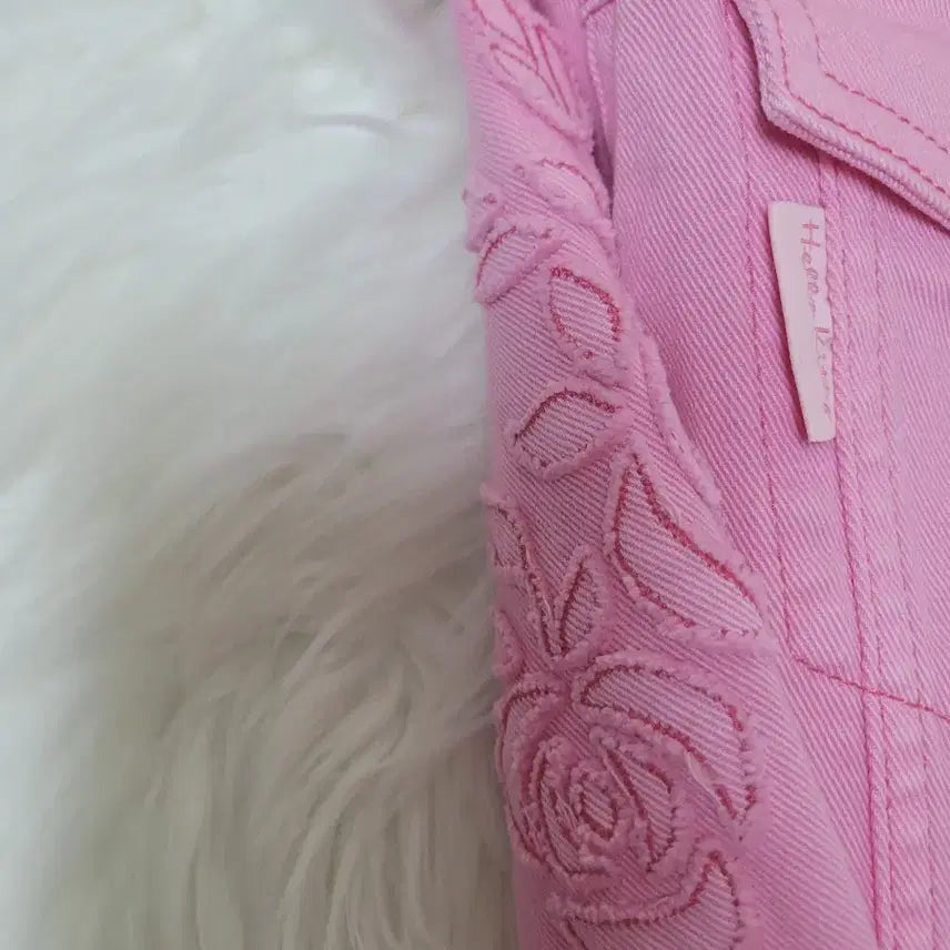 [BUNJANG] Blumarine Hello Kitty Pink Fur Collar Denim Jacket / 블루마린 헬로키티 핑크 퍼 카라 데님 자켓