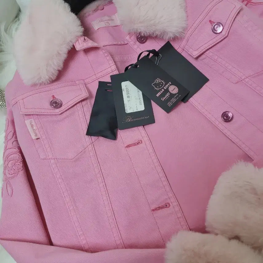 [BUNJANG] Blumarine Hello Kitty Pink Fur Collar Denim Jacket / 블루마린 헬로키티 핑크 퍼 카라 데님 자켓