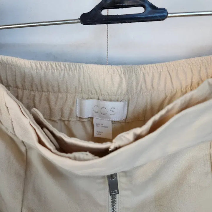 [BUNJANG] COS Ivory Baggy Fit Zipper Pants / cos 아이보리 배기핏 지퍼 포인트 팬츠