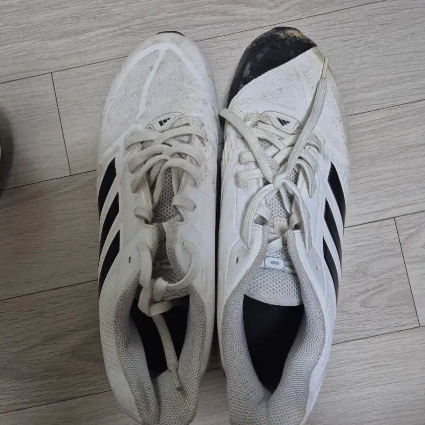 [BUNJANG] Adidas Cleats (Size 280) - Used / 아디다스 징스파이크화 포인트화 급처합니다(280)