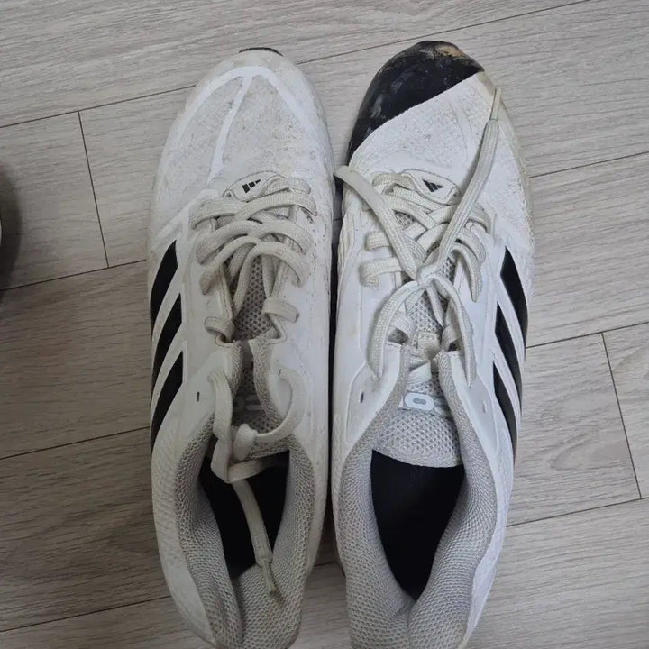 [BUNJANG] Adidas Cleats (Size 280) - Used / 아디다스 징스파이크화 포인트화 급처합니다(280)