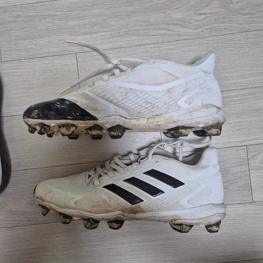 [BUNJANG] Adidas Cleats (Size 280) - Used / 아디다스 징스파이크화 포인트화 급처합니다(280)
