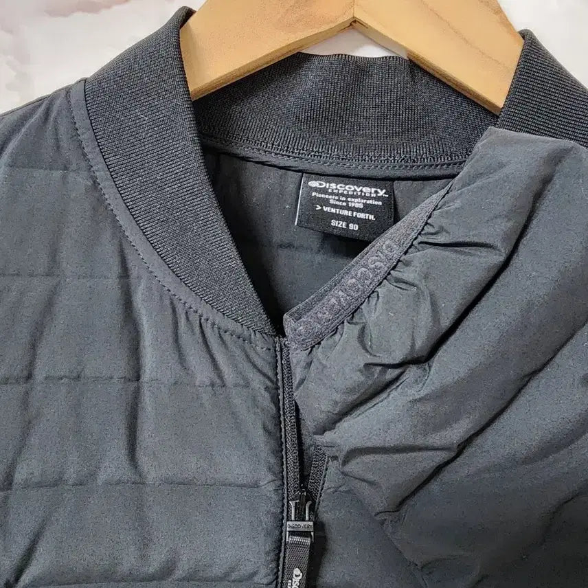 [BUNJANG] Discovery Quilted Padded Jumper Black / 디스커버리 퀼팅 패딩 점퍼 블랙
