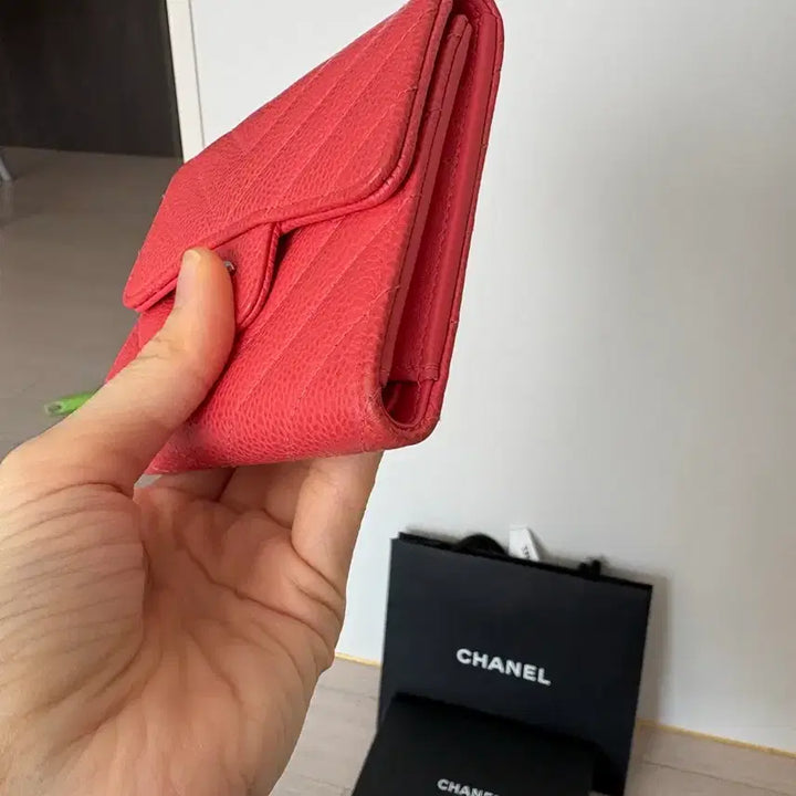 [BUNJANG] Chanel Chevron Coral Caviar Leather Wallet / 샤넬 쉐브론 코랄 캐비어 반지갑 풀박스