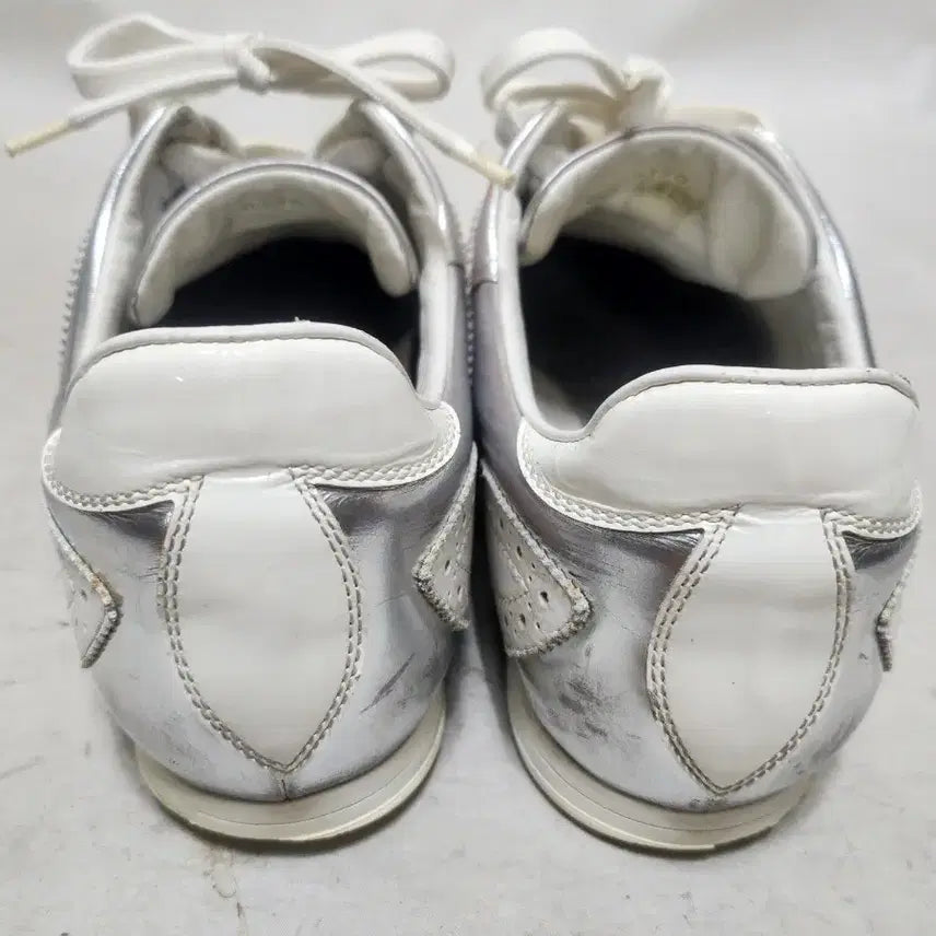 [BUNJANG] White Silver Point Sneakers / 235 흰색 은색 포인트 운동화