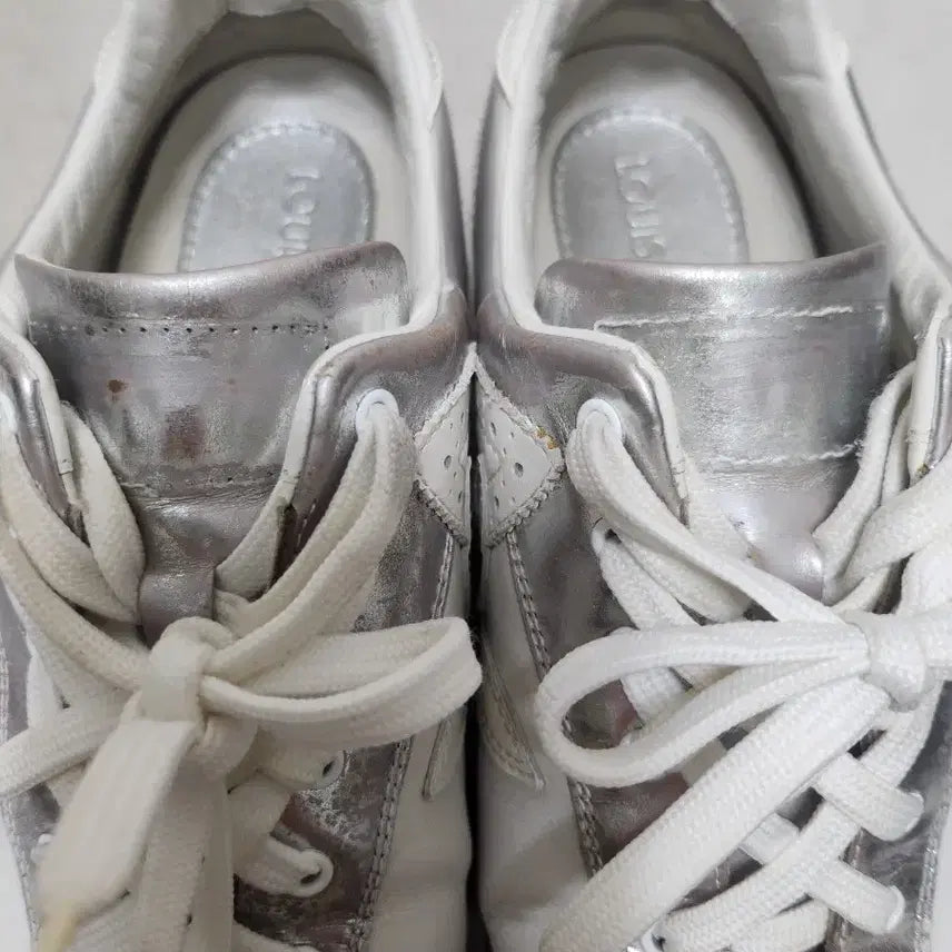 [BUNJANG] White Silver Point Sneakers / 235 흰색 은색 포인트 운동화