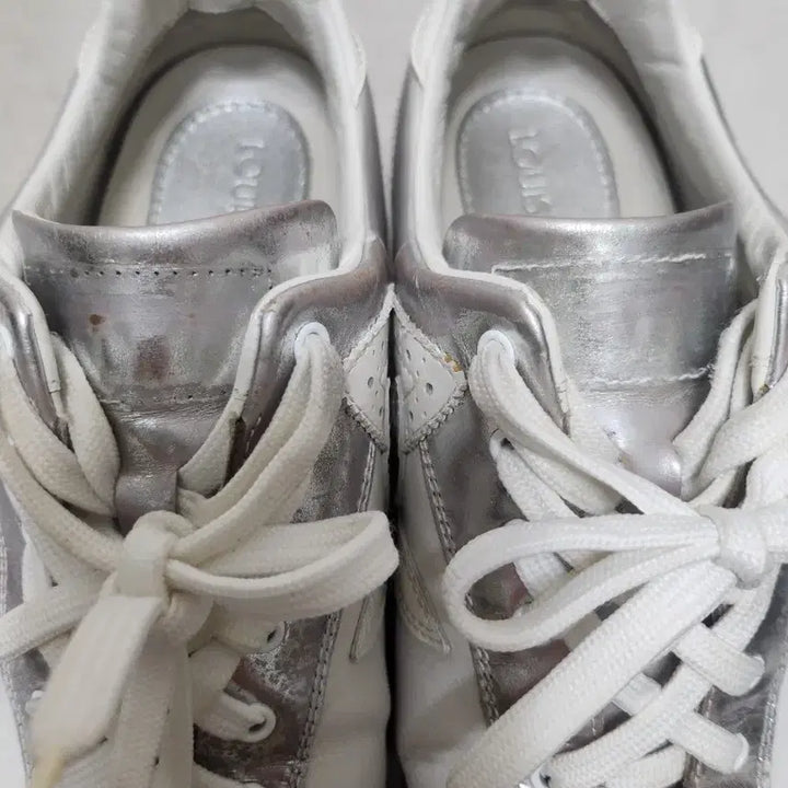 [BUNJANG] White Silver Point Sneakers / 235 흰색 은색 포인트 운동화