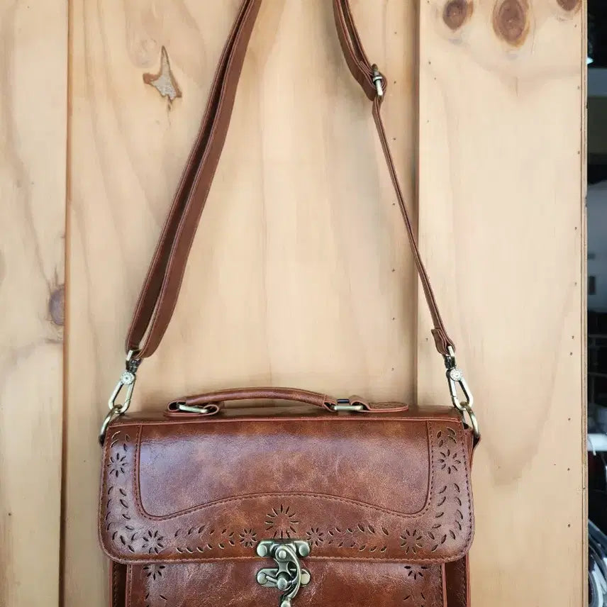 [BUNJANG] Eco Susi Vegan Leather Messenger Bag / 에코수시 비건가죽 메신저백