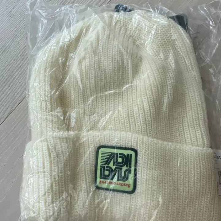 [BUNJANG] Adidas Skateboarding Beanie Ivory / Adidas 아디다스 스케이트보딩 비니 아이보리 새상품