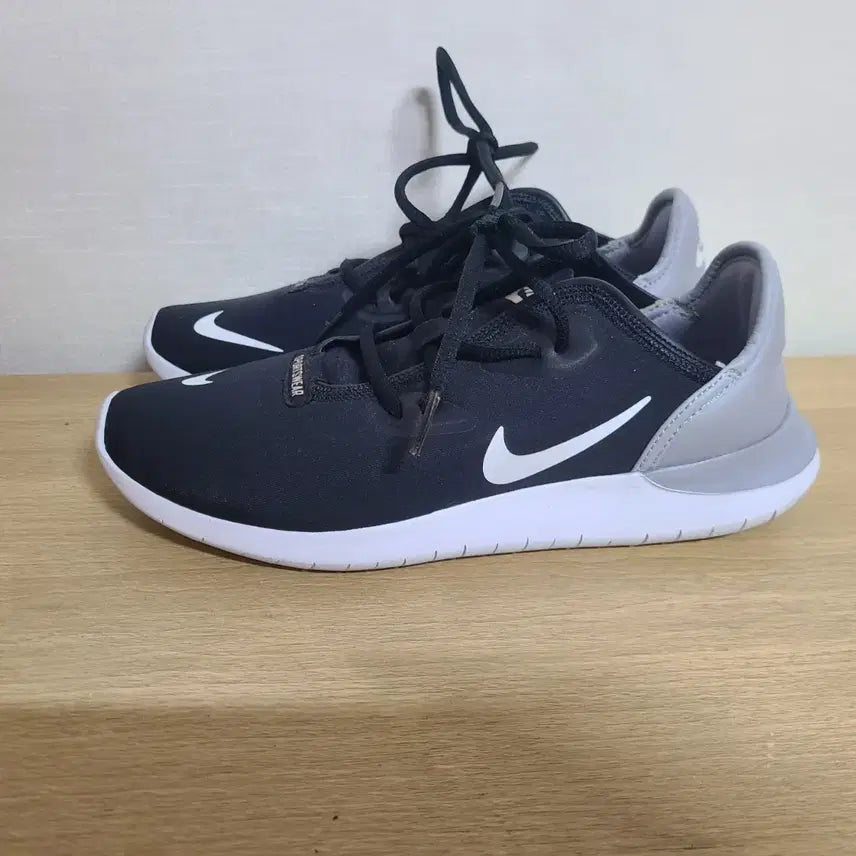 [BUNJANG] Nike Hakata Lightweight Running Shoes 240 / 나이키 하카타 경량 러닝 운동화 240