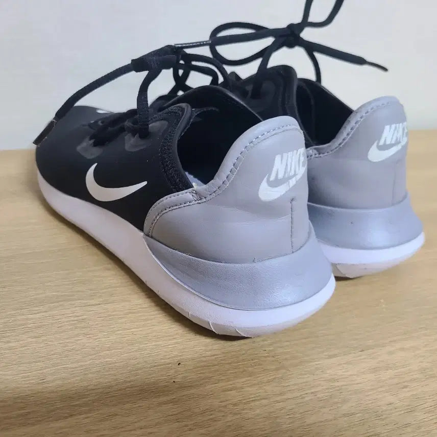 [BUNJANG] Nike Hakata Lightweight Running Shoes 240 / 나이키 하카타 경량 러닝 운동화 240