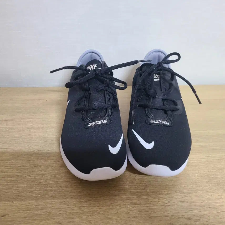 [BUNJANG] Nike Hakata Lightweight Running Shoes 240 / 나이키 하카타 경량 러닝 운동화 240