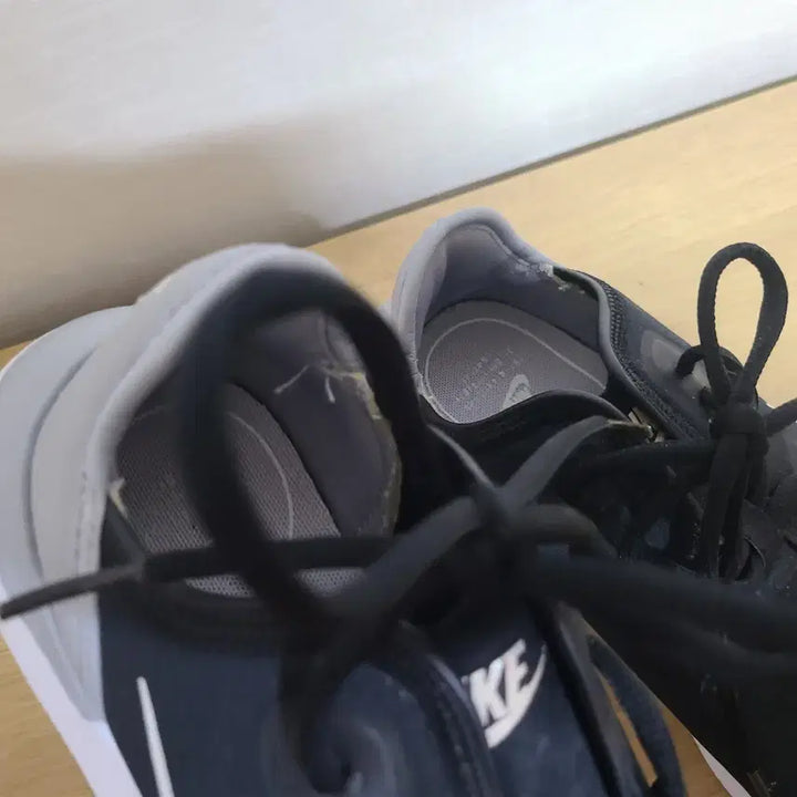 [BUNJANG] Nike Hakata Lightweight Running Shoes 240 / 나이키 하카타 경량 러닝 운동화 240