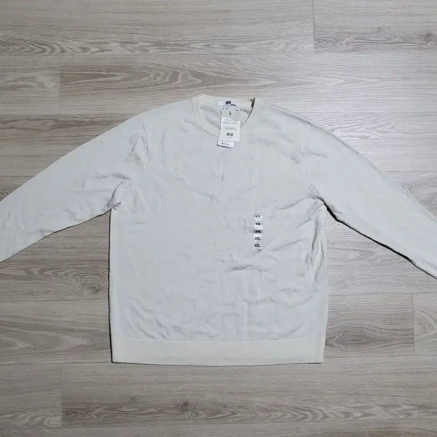 [BUNJANG] Uniqlo Knit Sweater - New / 유니클로 니트 새상품