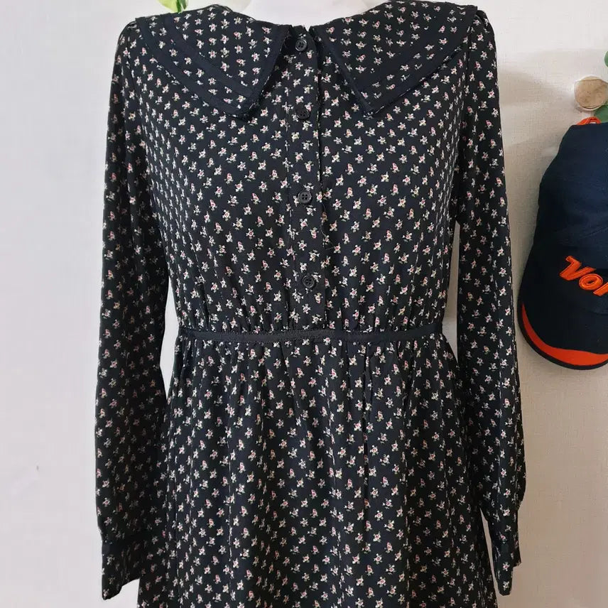 [BUNJANG] Plastic Island Floral Pointed Collar Long Dress Black / 플라스틱아일랜드 20SS 꽃무늬 뾰족카라 롱원피스 55 블랙 S