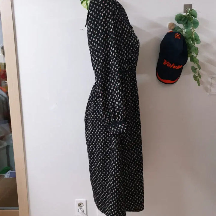 [BUNJANG] Plastic Island Floral Pointed Collar Long Dress Black / 플라스틱아일랜드 20SS 꽃무늬 뾰족카라 롱원피스 55 블랙 S