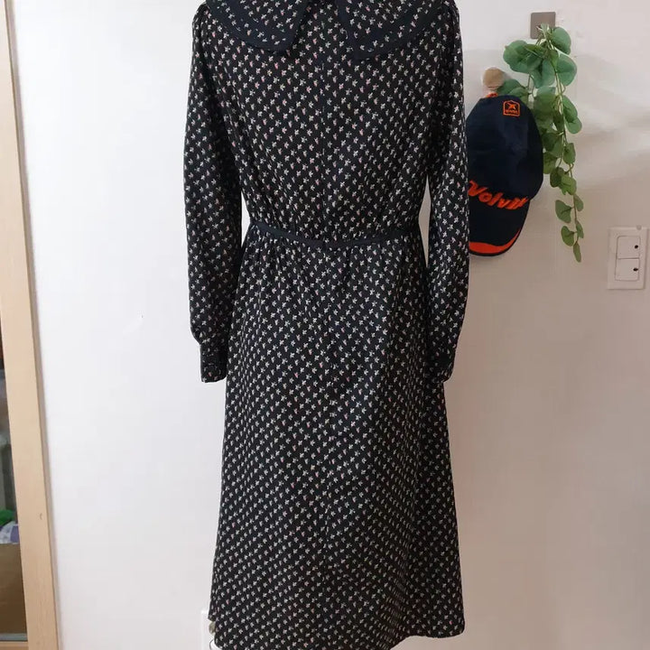 [BUNJANG] Plastic Island Floral Pointed Collar Long Dress Black / 플라스틱아일랜드 20SS 꽃무늬 뾰족카라 롱원피스 55 블랙 S