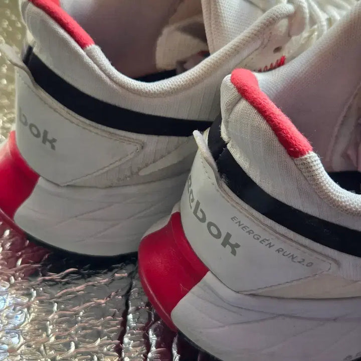 [BUNJANG] Reebok Energen Run 2.0 White Sneakers 260mm / 리복 에너겐 런 2.0 흰색 운동화 260mm
