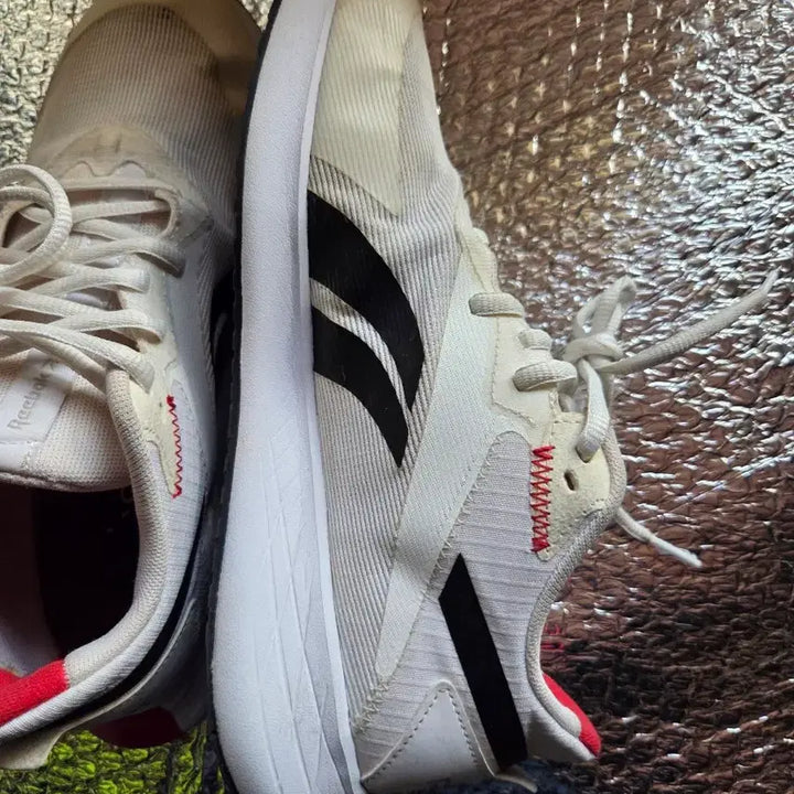 [BUNJANG] Reebok Energen Run 2.0 White Sneakers 260mm / 리복 에너겐 런 2.0 흰색 운동화 260mm