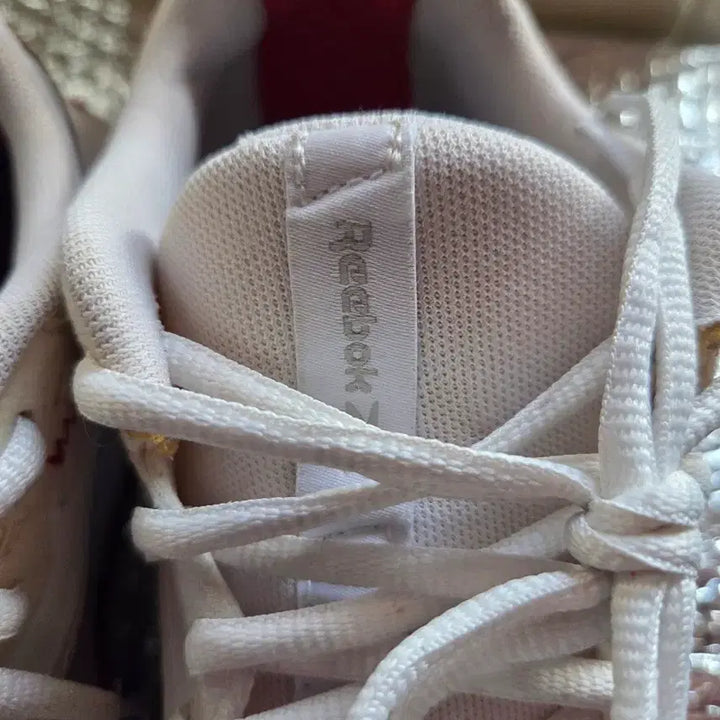 [BUNJANG] Reebok Energen Run 2.0 White Sneakers 260mm / 리복 에너겐 런 2.0 흰색 운동화 260mm