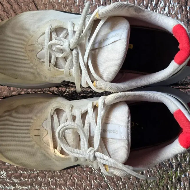 [BUNJANG] Reebok Energen Run 2.0 White Sneakers 260mm / 리복 에너겐 런 2.0 흰색 운동화 260mm