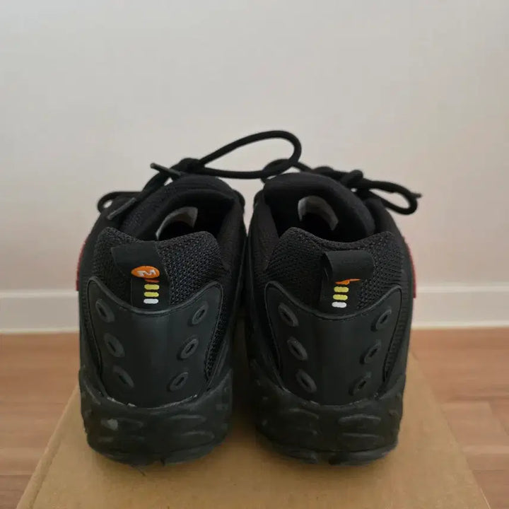 [BUNJANG] Merrell Black Gore-Tex Vibram Hiking Shoes / 메렐 검정색 운동화 고어텍스 비브람창 225