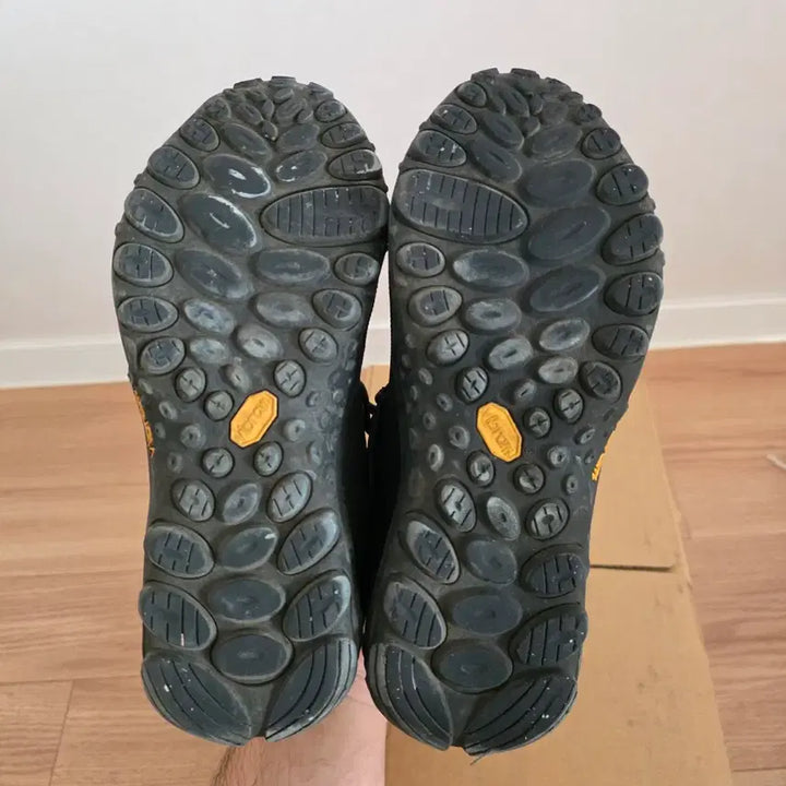 [BUNJANG] Merrell Black Gore-Tex Vibram Hiking Shoes / 메렐 검정색 운동화 고어텍스 비브람창 225