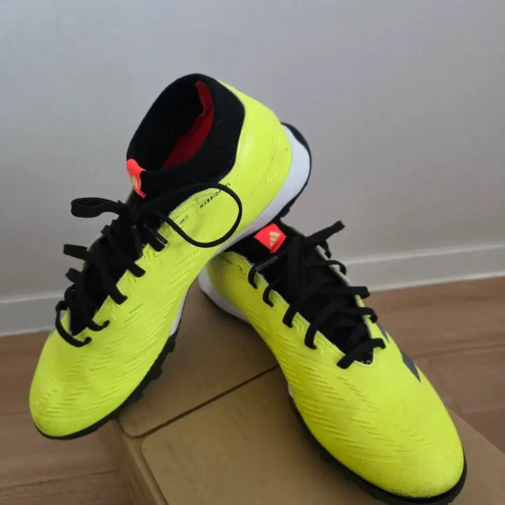 [BUNJANG] Adidas Soccer Cleats Fluorescent Yellow 270 / 아디다스 축구화 형광 노랑색 270