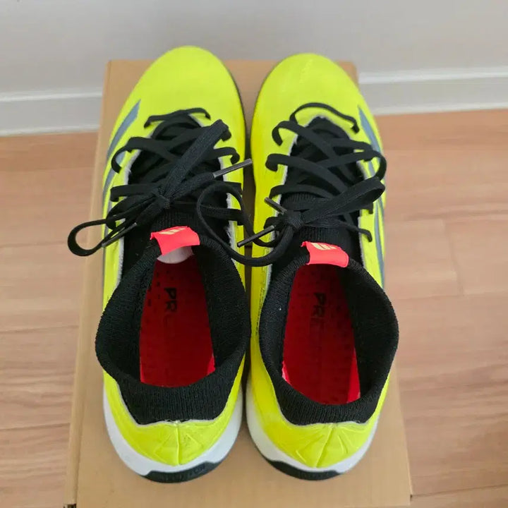 [BUNJANG] Adidas Soccer Cleats Fluorescent Yellow 270 / 아디다스 축구화 형광 노랑색 270