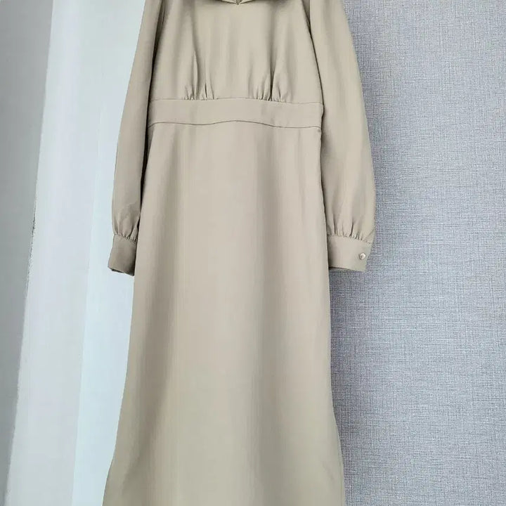 [SOLD OUT] THE TWEE 백프릴 볼륨소매 언발롱원피스