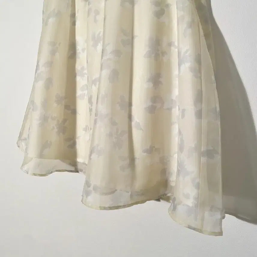 [BUNJANG] Ivory Floral Pattern Flare Mini Skirt / 아이보리 플라워 꽃 플로럴 패턴 밴딩 플레어 미니 치마 스커트