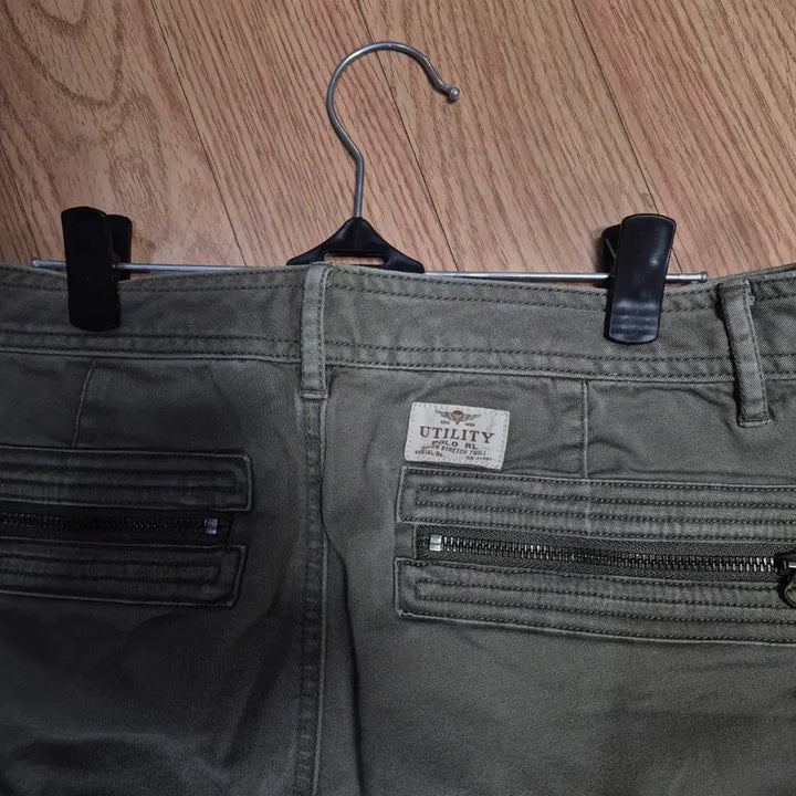 [BUNJANG] Polo Ralph Lauren Khaki Cargo Pants / 폴로 랄프로렌 (남여공용)카키색 지퍼 디테일 카고 바지