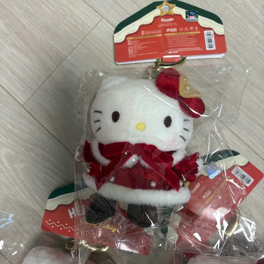[BUNJANG] Sanrio Christmas Holiday Kitty Bag Charm / 산리오 크리스마스 팝업 홀리데이 키티 가방걸이