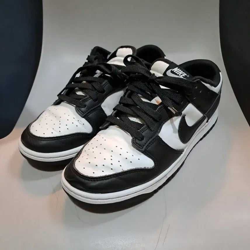 [BUNJANG] Nike Dunk Low Panda Black/White Sneakers 270mm / 나이키 덩크 로우 범고래 블랙/ 화이트 운동화 270mm