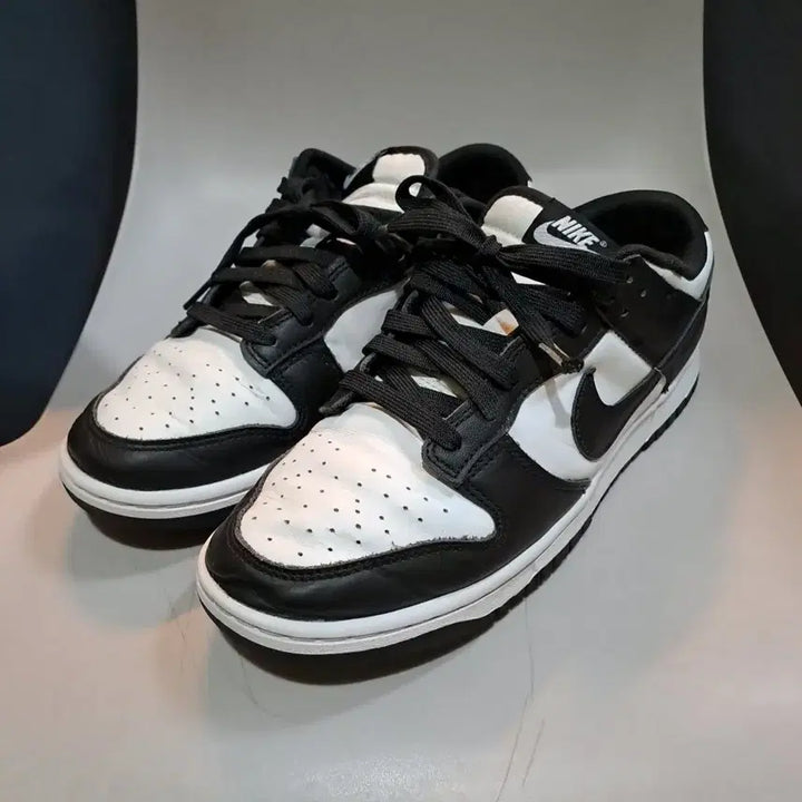 [BUNJANG] Nike Dunk Low Panda Black/White Sneakers 270mm / 나이키 덩크 로우 범고래 블랙/ 화이트 운동화 270mm