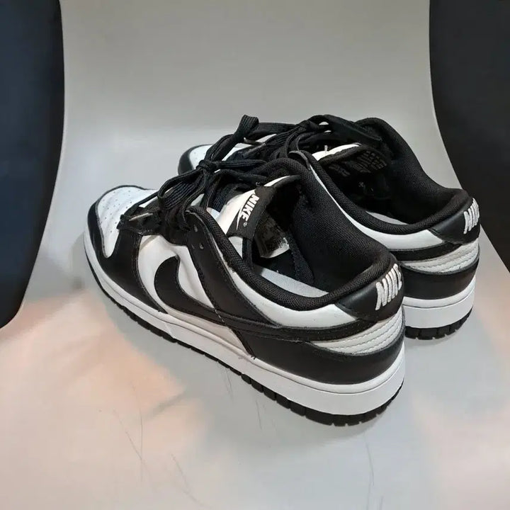 [BUNJANG] Nike Dunk Low Panda Black/White Sneakers 270mm / 나이키 덩크 로우 범고래 블랙/ 화이트 운동화 270mm