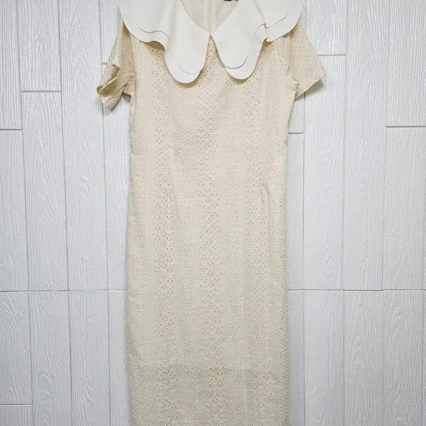 [SOLD OUT] 168.더블카라 자수펀칭 원피스